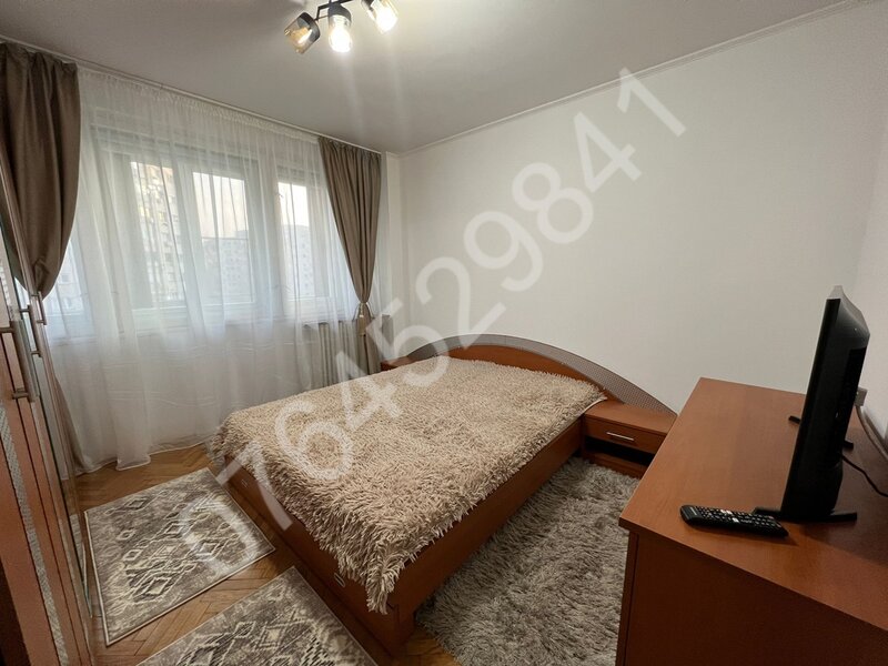 Stefan cel Mare intersectie cu Calea Floreasca, vis a vis de metrou.