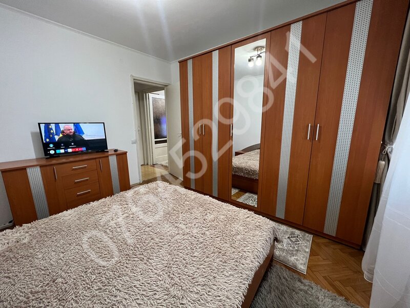 Stefan cel Mare intersectie cu Calea Floreasca, vis a vis de metrou.