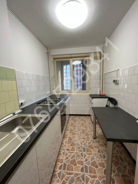 Stefan cel Mare intersectie cu Calea Floreasca, vis a vis de metrou.