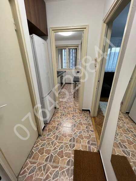 Stefan cel Mare intersectie cu Calea Floreasca, vis a vis de metrou.